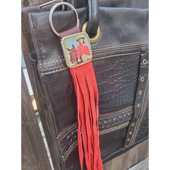 Handmade boho Leather Fringe Western bag charm, Long keychain purse charms - Picture 4 of 4